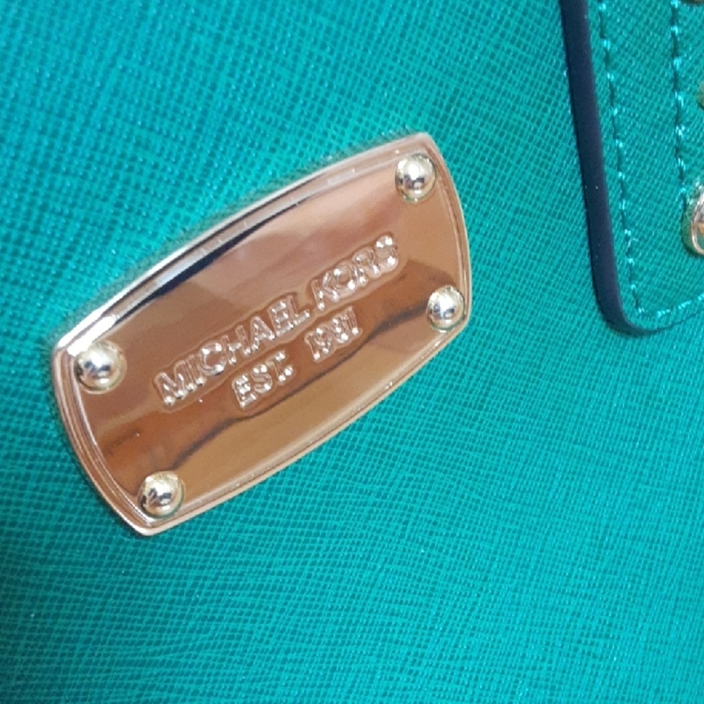 Michael Kors Green Saffiano Dome Satchel with Gold Hardware - Picture 11 of 12
